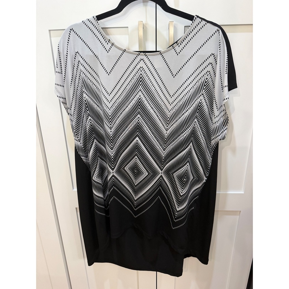 Chicos Black White Chevron Geometric Print Short Sleeve Tunic Top Size 3 (XL)